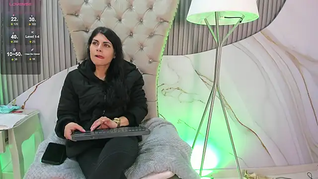 Melodi Roux online show from May 15, 1:29 pm