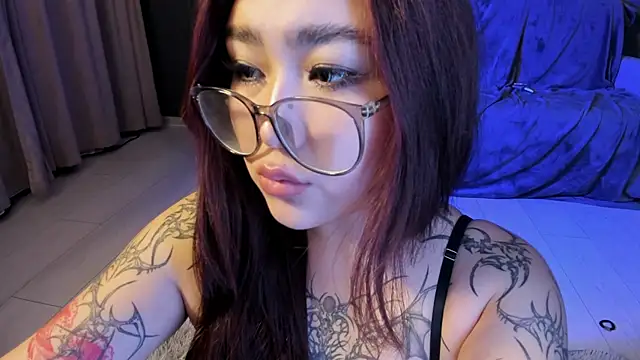 Yuriko May online show from February 7, 7:49 pm