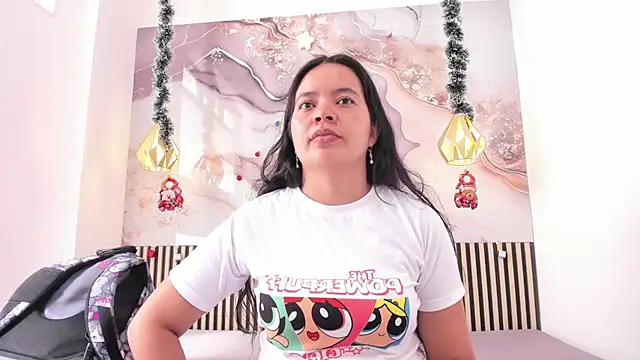 Snapshot of EvelynSweet1 chatting on December 17, 7:20 pm EvelynSweet1 online show from December 17, 7:20 pm