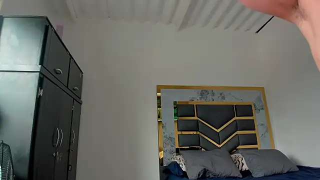 Snapshot of MattDevon chatting on September 30, 5:29 pm MattDevon online show from September 30, 5:29 pm