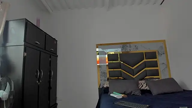 Snapshot of MattDevon chatting on October 1, 8:26 pm MattDevon online show from October 1, 8:26 pm