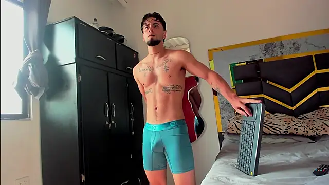 Snapshot of MattDevon chatting on November 11, 6:41 pm MattDevon online show from November 11, 6:41 pm