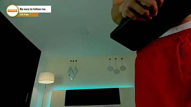 Snapshot of MattDevon chatting on November 28, 4:15 am MattDevon online show from November 28, 4:15 am