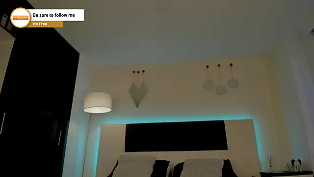 Snapshot of MattDevon chatting on December 20, 4:19 am MattDevon online show from December 20, 4:19 am