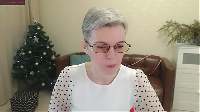 Cutie Erikaa1 online show from December 25, 2:35 am