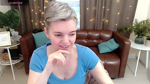 Cutie Erikaa1 online show from December 28, 5:33 am