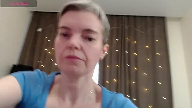 Cutie Erikaa1 online show from December 28, 8:37 am