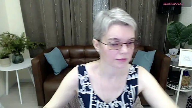 Cutie Erikaa1 online show from December 29, 2:49 am