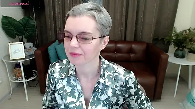 Cutie Erikaa1 online show from January 1, 1:15 am