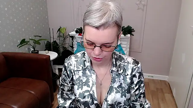 Cutie Erikaa1 online show from January 18, 2:26 am