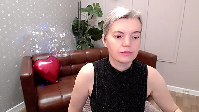 Cutie Erikaa1 online show from February 11, 2:16 am