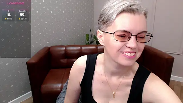 Cutie Erikaa1 online show from March 27, 2:17 am