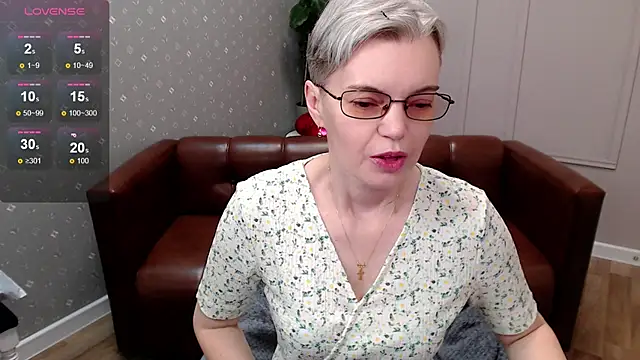 Cutie Erikaa1 online show from April 4, 2:21 am