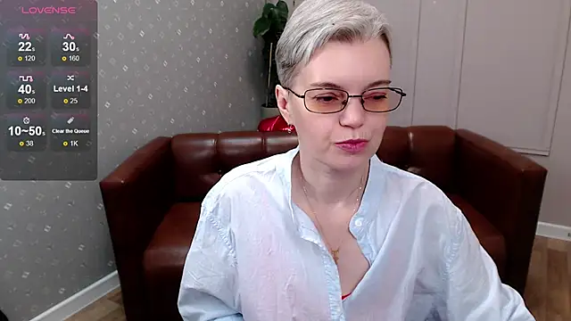 Cutie Erikaa1 online show from April 9, 2:11 am