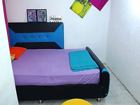 Snapshot of pitbullveryhot chatting on December 5, 9:50 am pitbullveryhot online show from December 5, 9:50 am