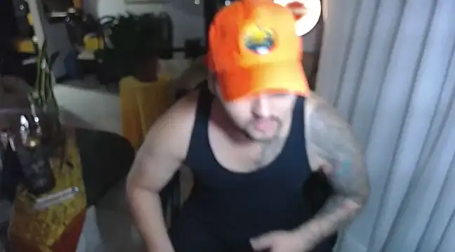 Snapshot of pitbullveryhot chatting on February 19, 6:22 am pitbullveryhot online show from February 19, 6:22 am