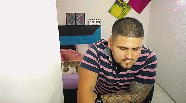 Snapshot of pitbullveryhot chatting on March 9, 8:18 am pitbullveryhot online show from March 9, 8:18 am