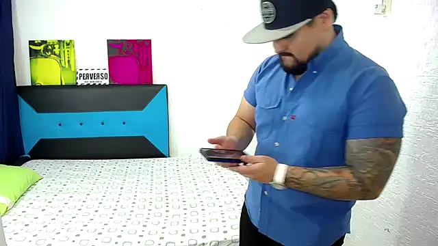 Snapshot of pitbullveryhot chatting on October 4, 2:20 am pitbullveryhot online show from October 4, 2:20 am