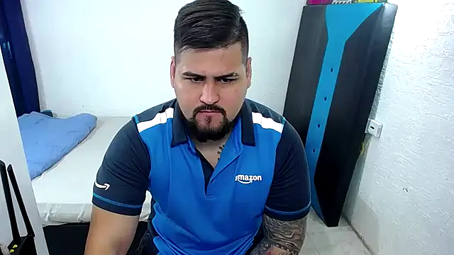 Snapshot of pitbullveryhot chatting on October 10, 10:58 am pitbullveryhot online show from October 10, 10:58 am