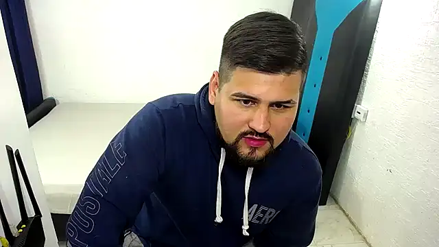 Snapshot of pitbullveryhot chatting on October 13, 12:38 pm pitbullveryhot online show from October 13, 12:38 pm