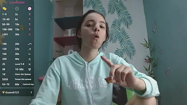 Mia-kalinfa online show from December 6, 3:55 pm