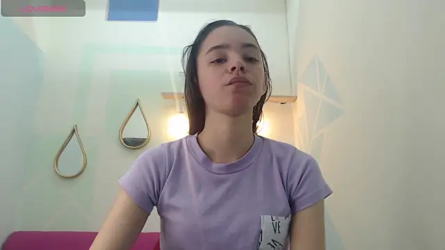 Mia-kalinfa online show from January 22, 3:40 pm