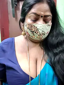 Snapshot of maniisha chatting on December 7, 4:47 pm maniisha online show from December 7, 4:47 pm