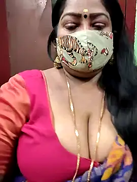 Snapshot of maniisha chatting on December 20, 6:13 pm maniisha online show from December 20, 6:13 pm