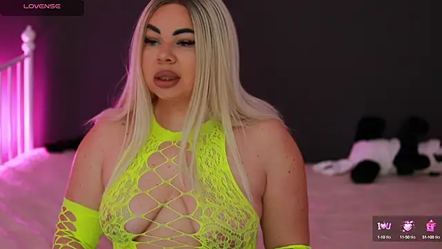 Snapshot of MissLilaa chatting on December 21, 5:07 pm MissLilaa online show from December 21, 5:07 pm