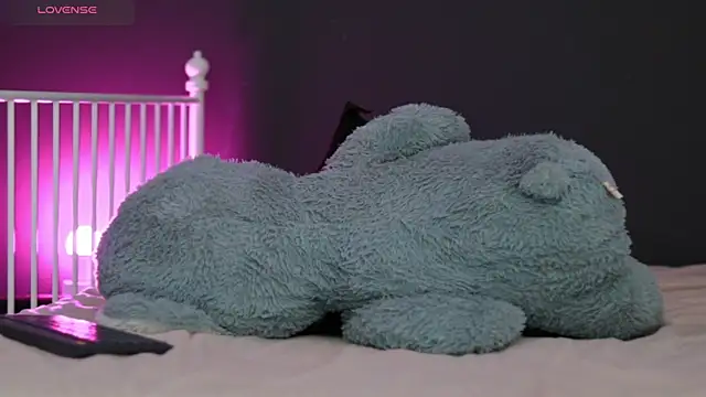 Snapshot of MissLilaa chatting on January 24, 12:20 pm MissLilaa online show from January 24, 12:20 pm