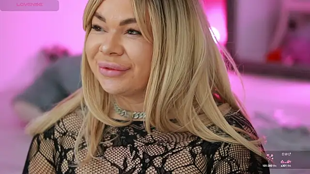 Snapshot of MissLilaa chatting on March 22, 8:48 pm MissLilaa online show from March 22, 8:48 pm