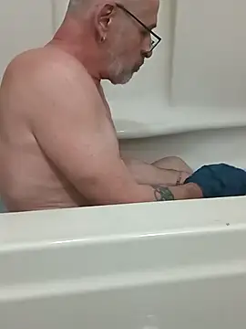 Snapshot of geilerschwanz64 chatting on January 11, 9:04 pm geilerschwanz64 online show from January 11, 9:04 pm