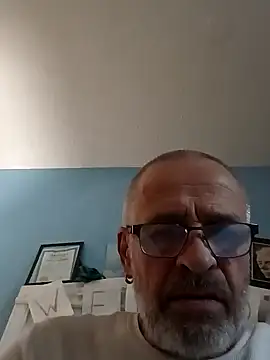 Snapshot of geilerschwanz64 chatting on January 22, 3:09 am geilerschwanz64 online show from January 22, 3:09 am