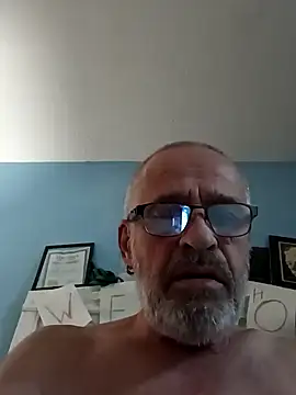 Snapshot of geilerschwanz64 chatting on January 23, 3:05 am geilerschwanz64 online show from January 23, 3:05 am