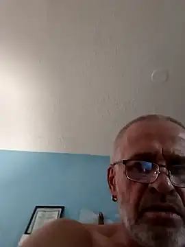 Snapshot of geilerschwanz64 chatting on January 29, 5:45 pm geilerschwanz64 online show from January 29, 5:45 pm