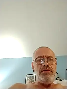 Snapshot of geilerschwanz64 chatting on October 8, 3:42 pm geilerschwanz64 online show from October 8, 3:42 pm