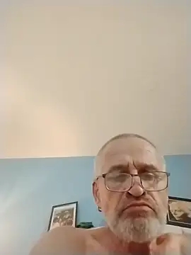 Snapshot of geilerschwanz64 chatting on November 28, 2:47 am geilerschwanz64 online show from November 28, 2:47 am