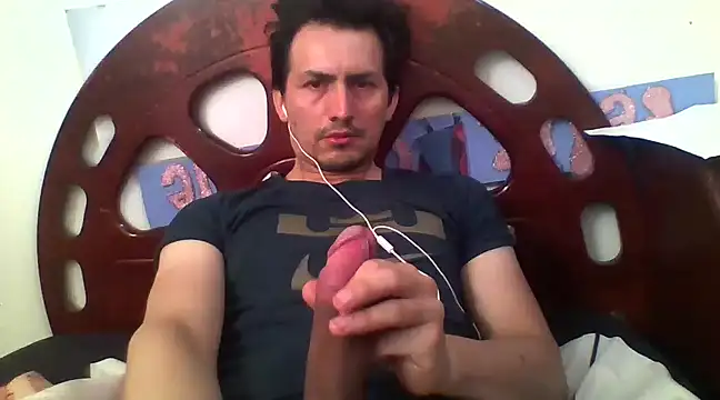 Snapshot of alez5939 chatting on December 3, 12:16 pm alez5939 online show from December 3, 12:16 pm