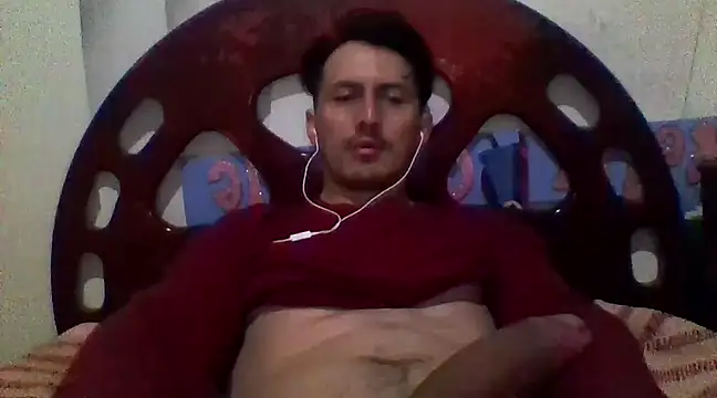 Snapshot of alez5939 chatting on December 27, 5:42 am alez5939 online show from December 27, 5:42 am