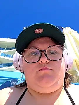 Tallulah-mae-xoxox online show from April 6, 7:31 am