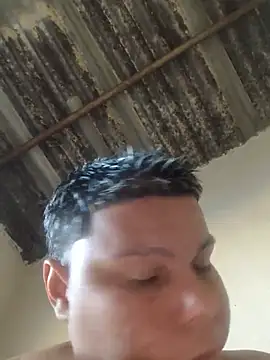 Snapshot of Bissexual3 chatting on July 16, 6:36 pm Bissexual3 online show from July 16, 6:36 pm