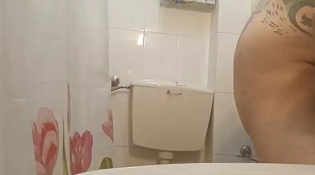 Snapshot of domexib chatting on December 17, 3:39 pm domexib online show from December 17, 3:39 pm