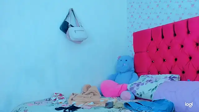 StassieBell online show from November 27, 5:09 am