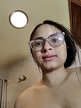 Snapshot of aleejhandraa chatting on November 2, 5:59 pm aleejhandraa online show from November 2, 5:59 pm