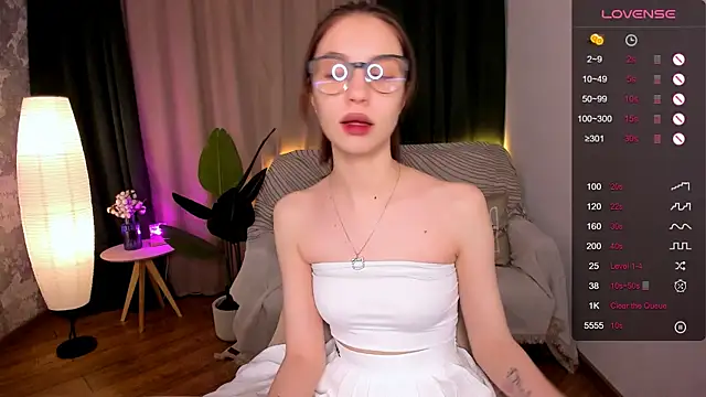 MilliBrown  online show from January 29, 12:13 pm