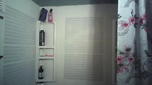 jadegilf1 online show from April 27, 1:25 am