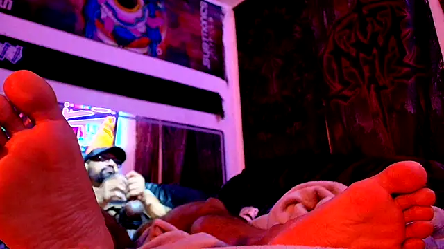 Snapshot of HORNYMEXDAD chatting on December 9, 2:39 pm HORNYMEXDAD online show from December 9, 2:39 pm