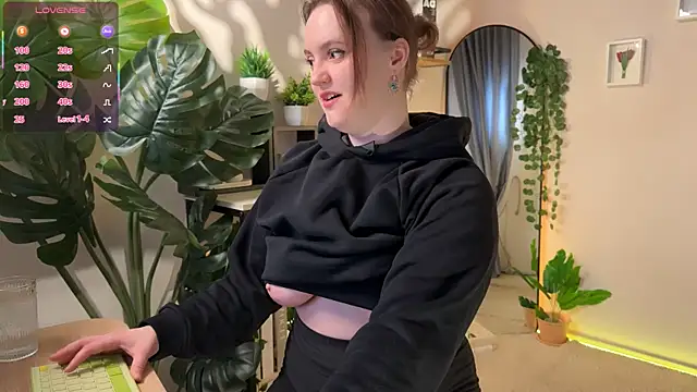 Lella Ryann  online show from April 10, 8:24 pm