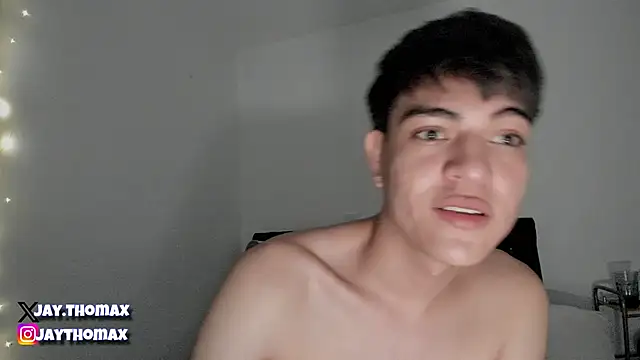 Snapshot of JaycoThomas chatting on December 28, 8:05 am JaycoThomas online show from December 28, 8:05 am