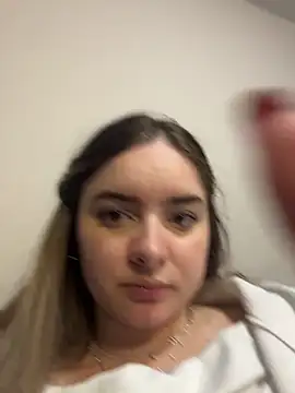 imlindapink online show from December 18, 6:58 pm